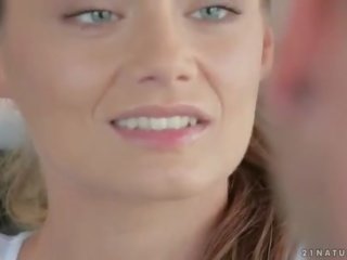 スポーティー 女の子 ソフィー lynx 楽しみます ホット footsex